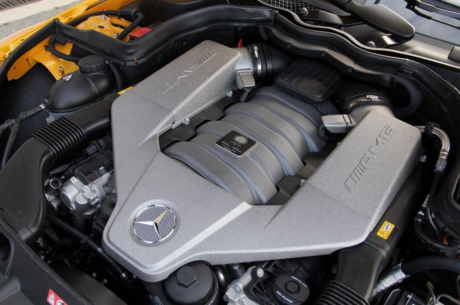  Mercedes-Benz C63 AMG Coupe Black Series 2012 года  (фото 24 из 66)